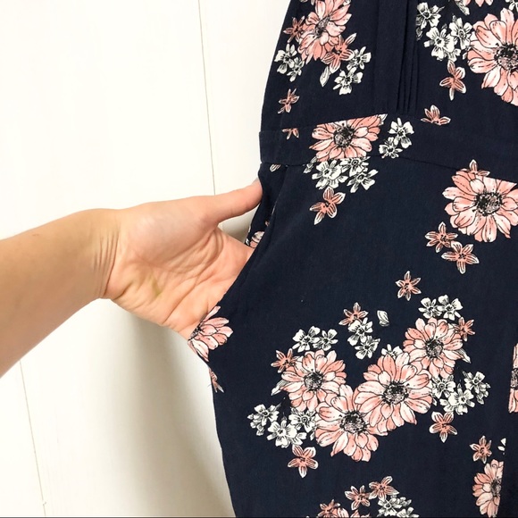 Cupcakes and Cashmere Navy and Floral Jumpsuit - Picture 3 of 9